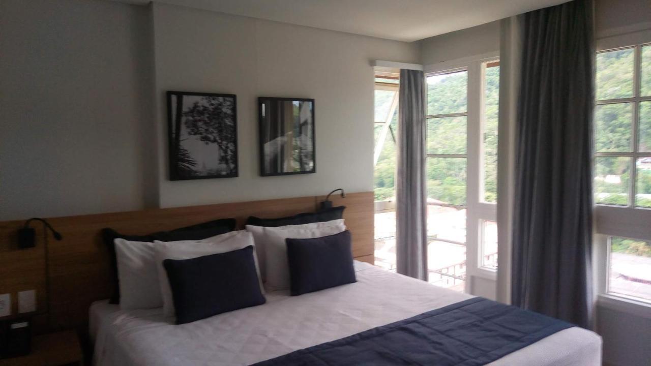 Live Suites Itaipava Esterno foto